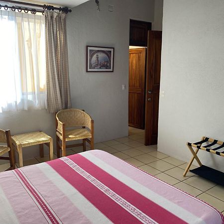 Zandoyo Bed & Breakfast プエルト・エスコンディード エクステリア 写真