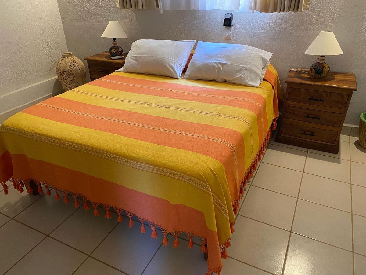 Zandoyo Bed & Breakfast プエルト・エスコンディード エクステリア 写真